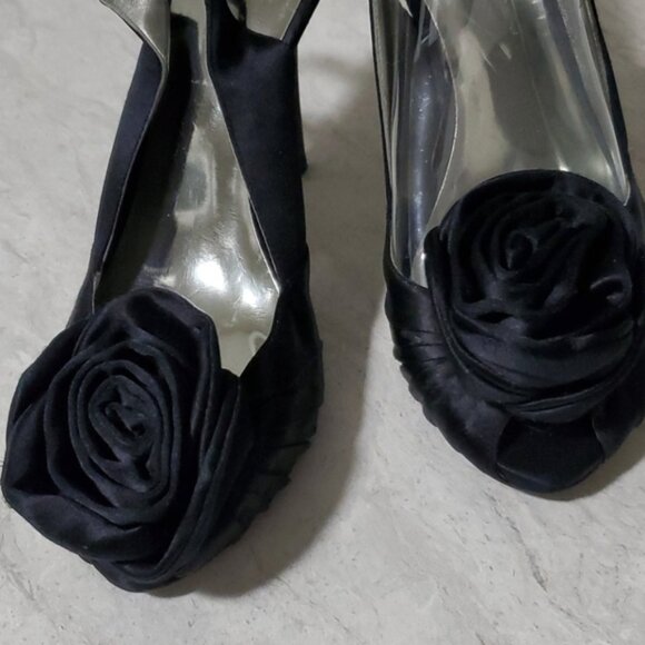 Guess Heels - Picture 7 of 7